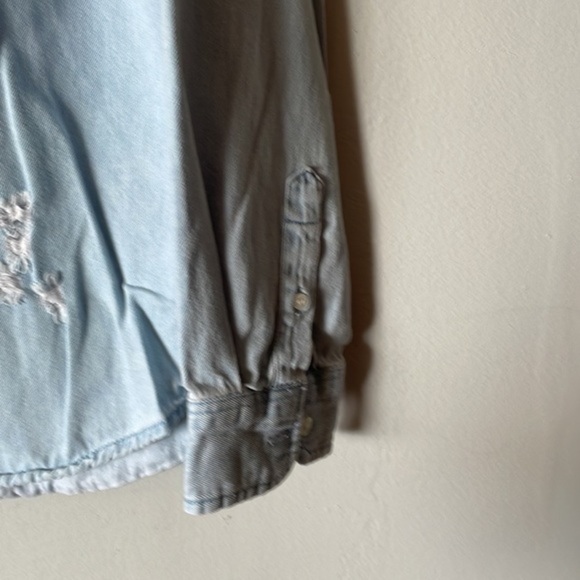 Forever 21 Blue distressed long sleeve shirt Mens size Medium. Used - Picture 5 of 9